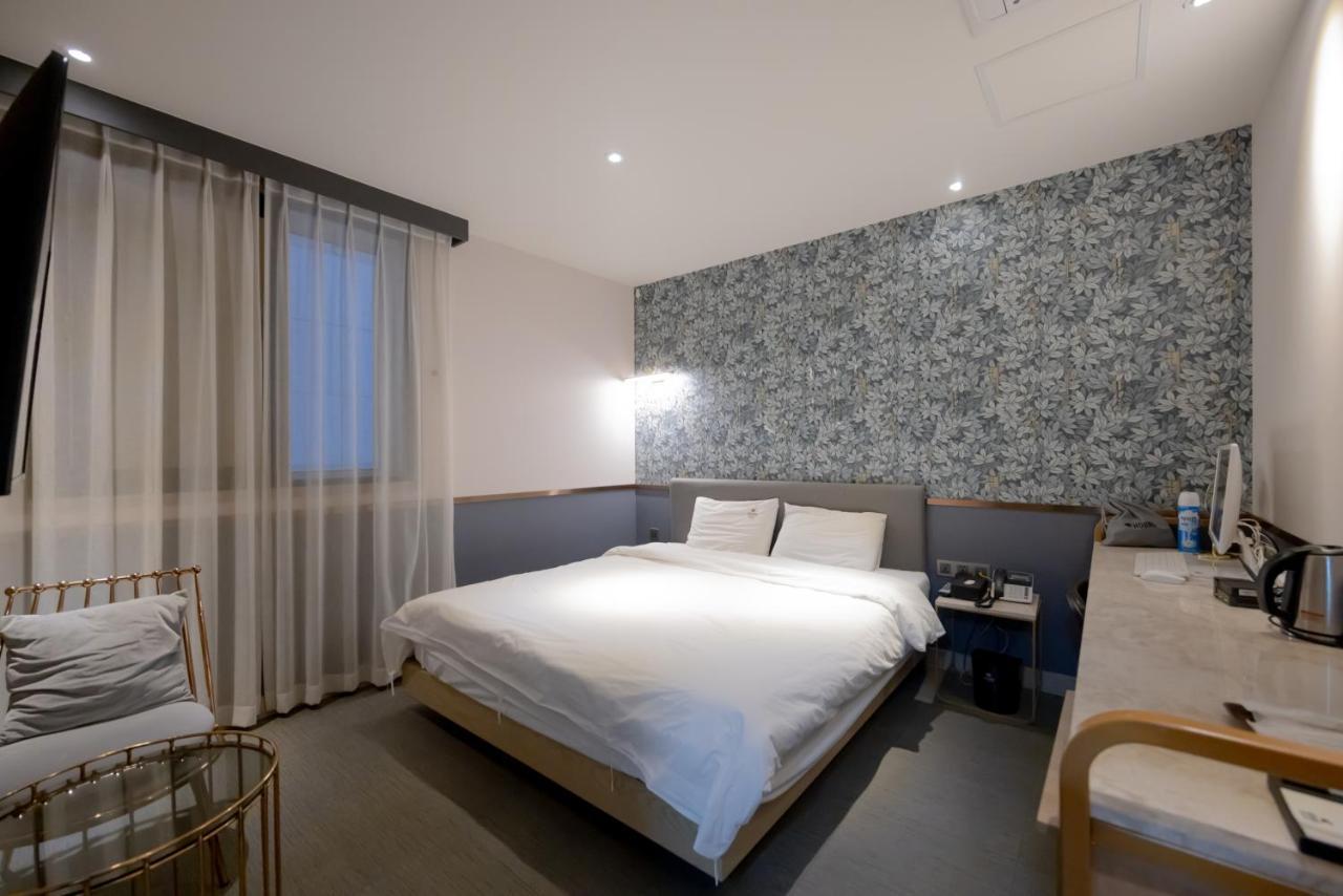 Hound Hotel Seomyeon-Beomcheon Пусан Экстерьер фото