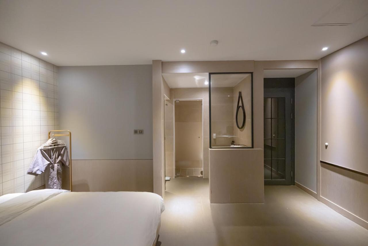 Hound Hotel Seomyeon-Beomcheon Пусан Экстерьер фото